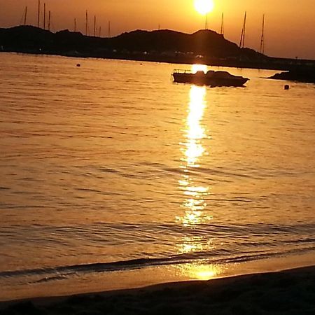 Fronte Mare Attico Indipendente Ed Esclusivo Con Terrazza Panoramica Daire Isola Rossa Dış mekan fotoğraf