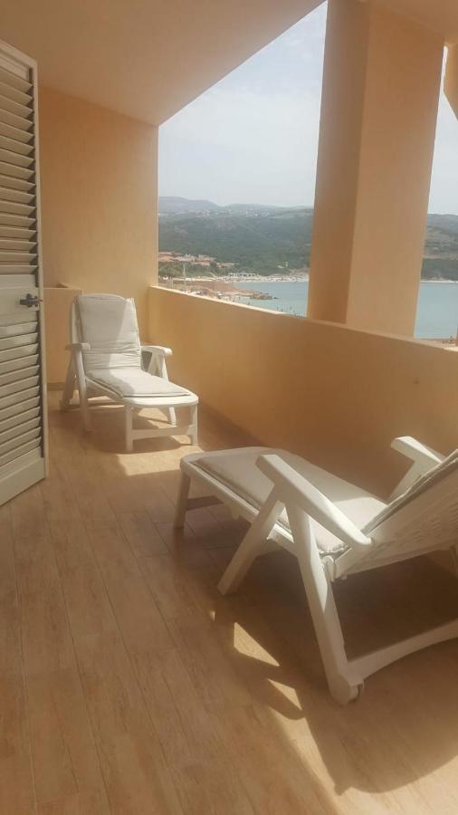 Fronte Mare Attico Indipendente Ed Esclusivo Con Terrazza Panoramica Daire Isola Rossa Dış mekan fotoğraf